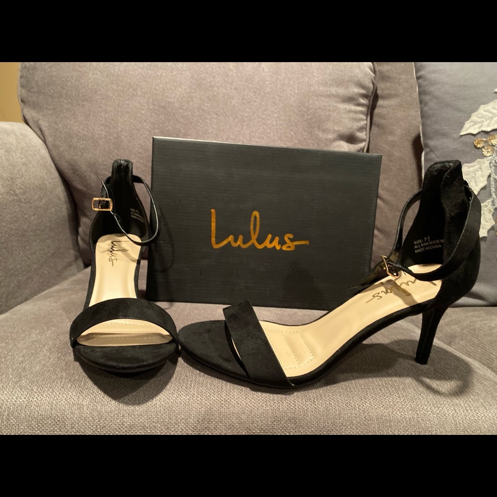 Black lulus heels